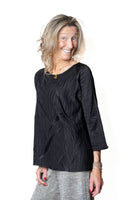 JOSEPH RIBKOFF 253002 Blusa in raso plissè nero
