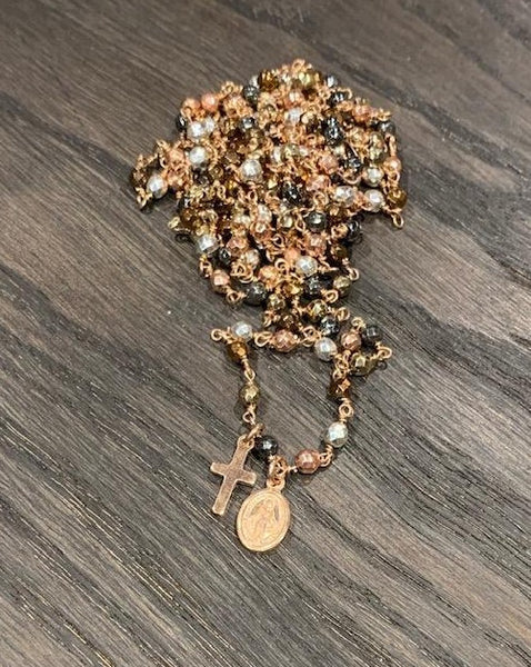 Pfmilanojewels collana rosario  130 cm cristalli metal multicolor, argento placcato oro rosa