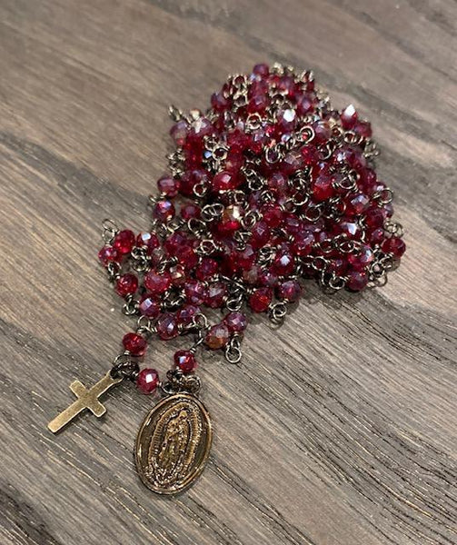 Pfmilanojewels  collana rosario 130 cm cristalli rosso rubino, argento brunito